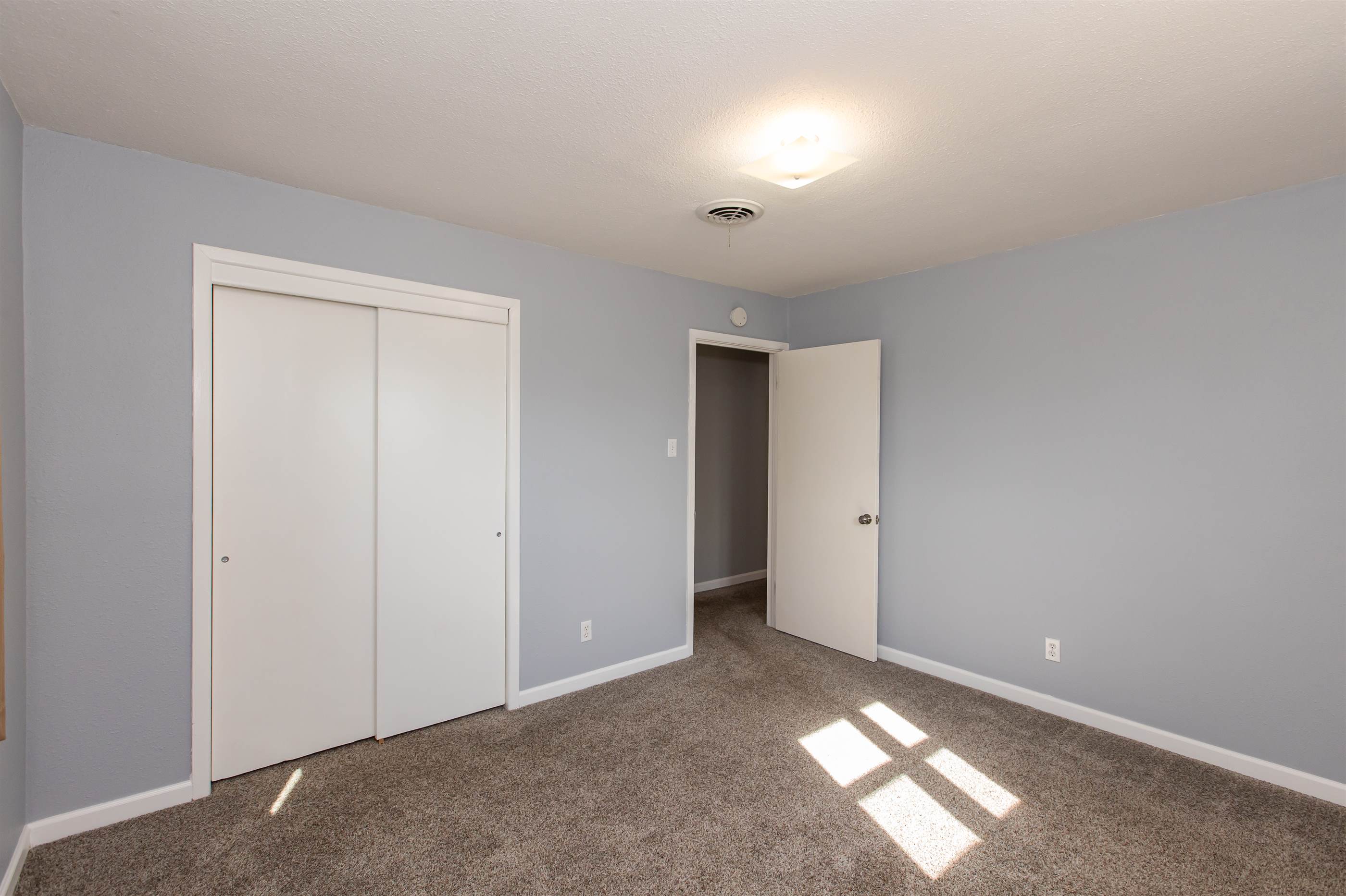 941 N Sullivan St, Ulysses, KS 67880