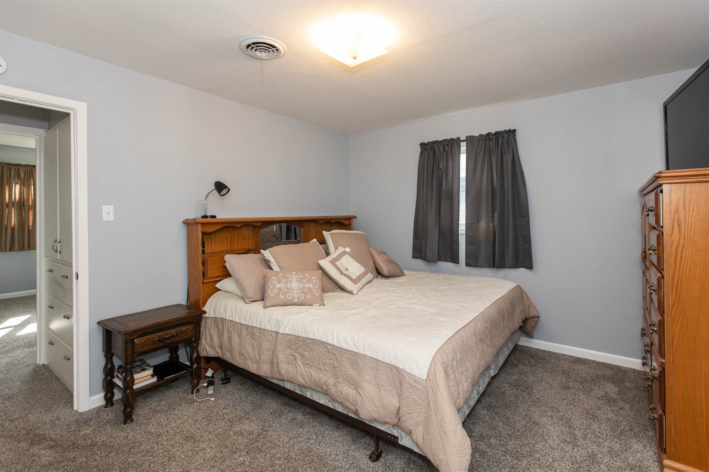 941 N Sullivan St, Ulysses, KS 67880