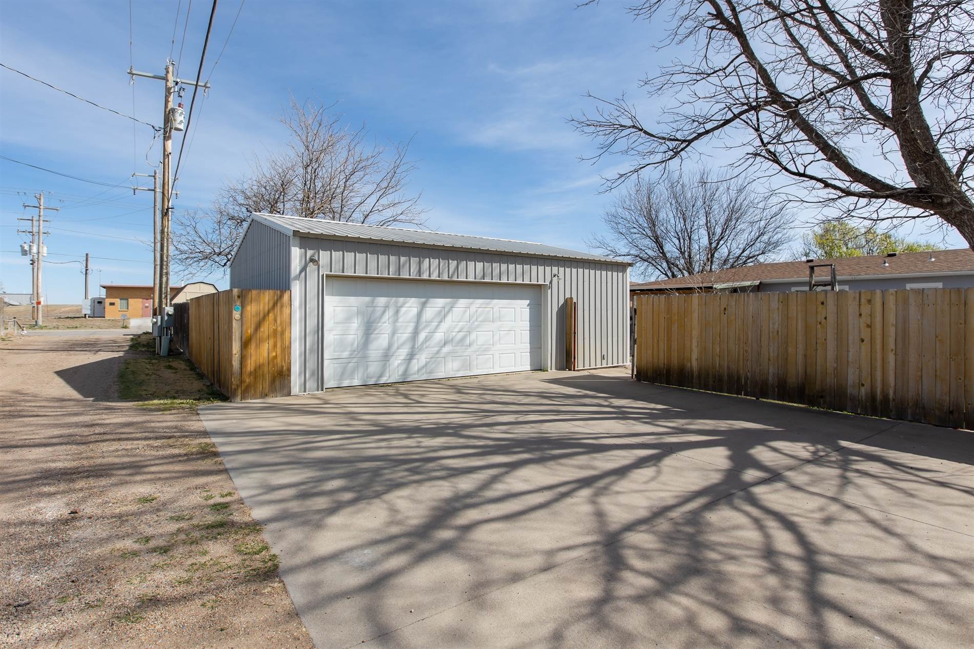 941 N Sullivan St, Ulysses, KS 67880