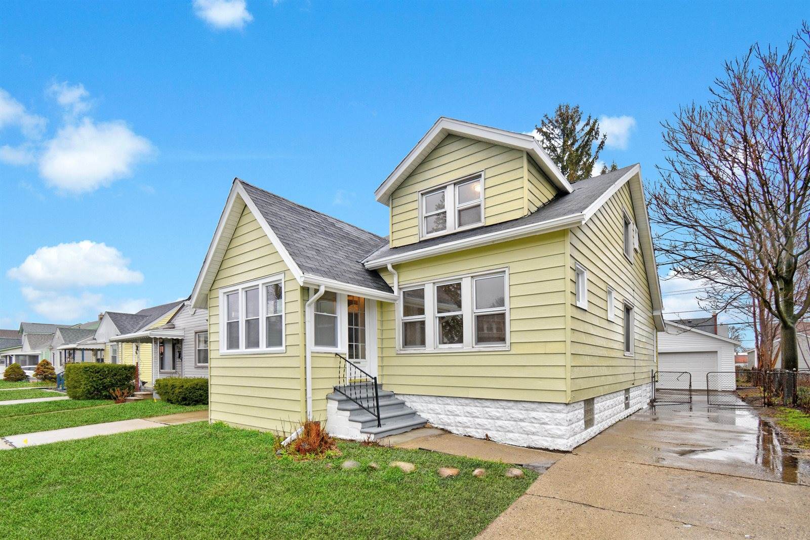345 East Goulson Avenue, Hazel Park, MI 48030