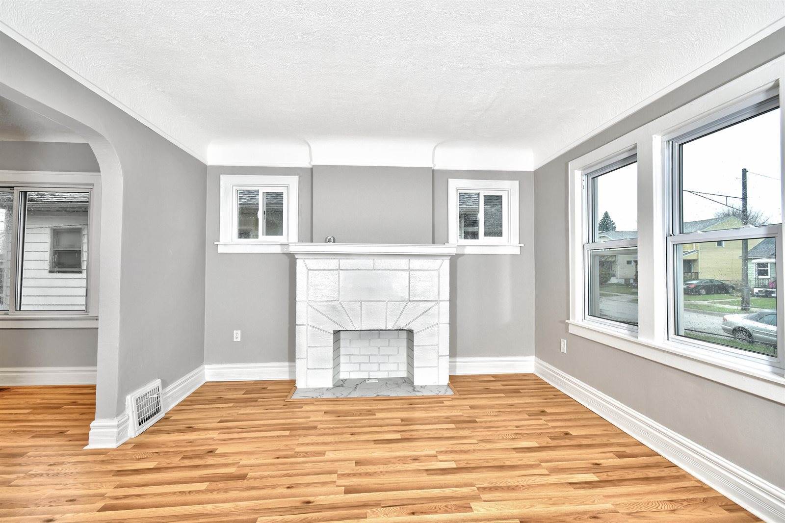 345 East Goulson Avenue, Hazel Park, MI 48030