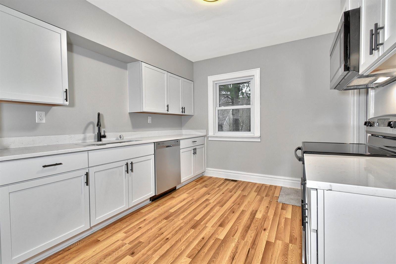 345 East Goulson Avenue, Hazel Park, MI 48030