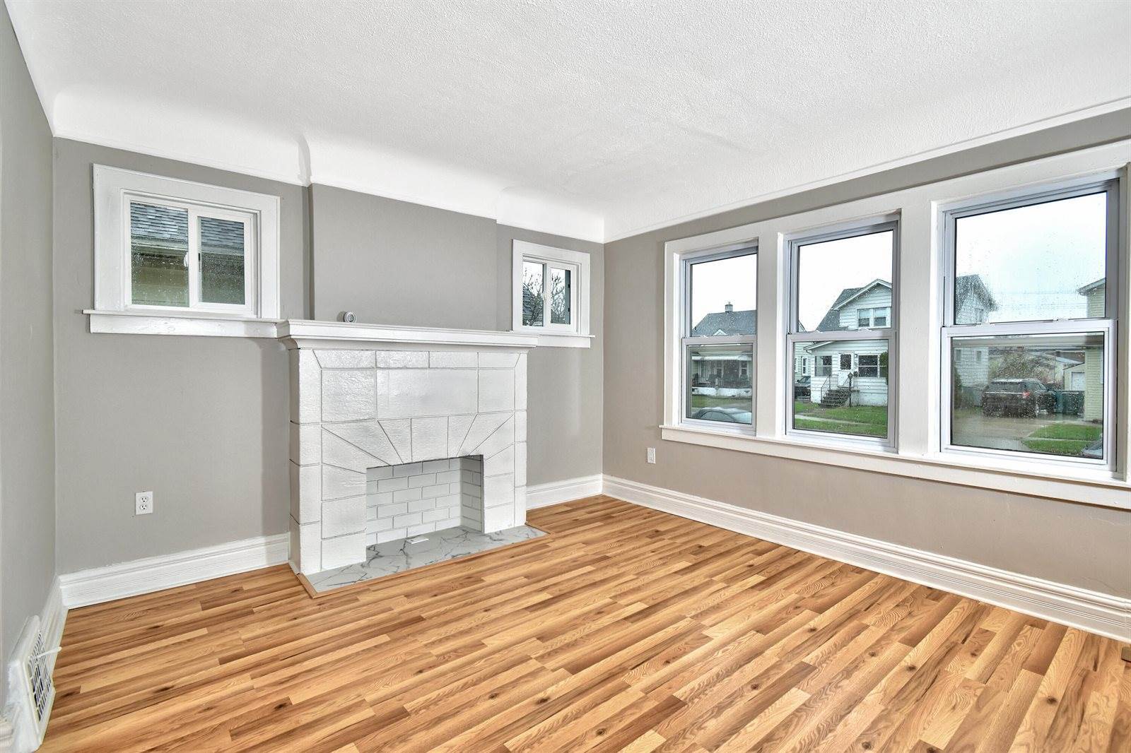 345 East Goulson Avenue, Hazel Park, MI 48030