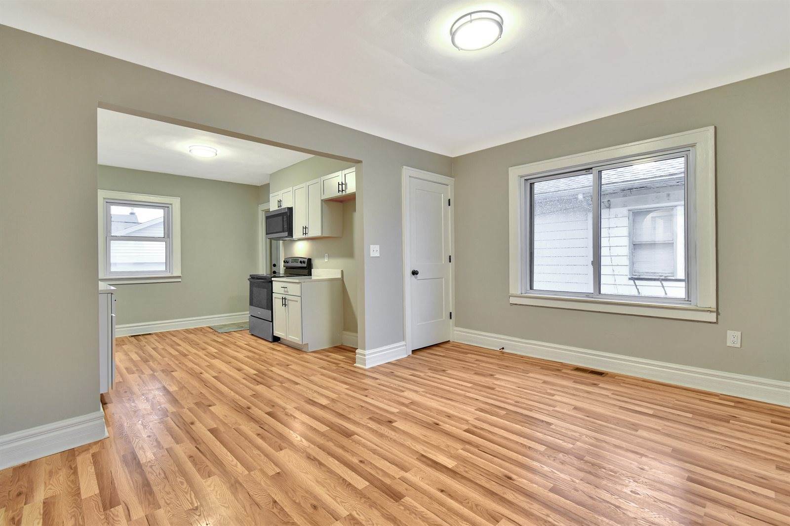 345 East Goulson Avenue, Hazel Park, MI 48030