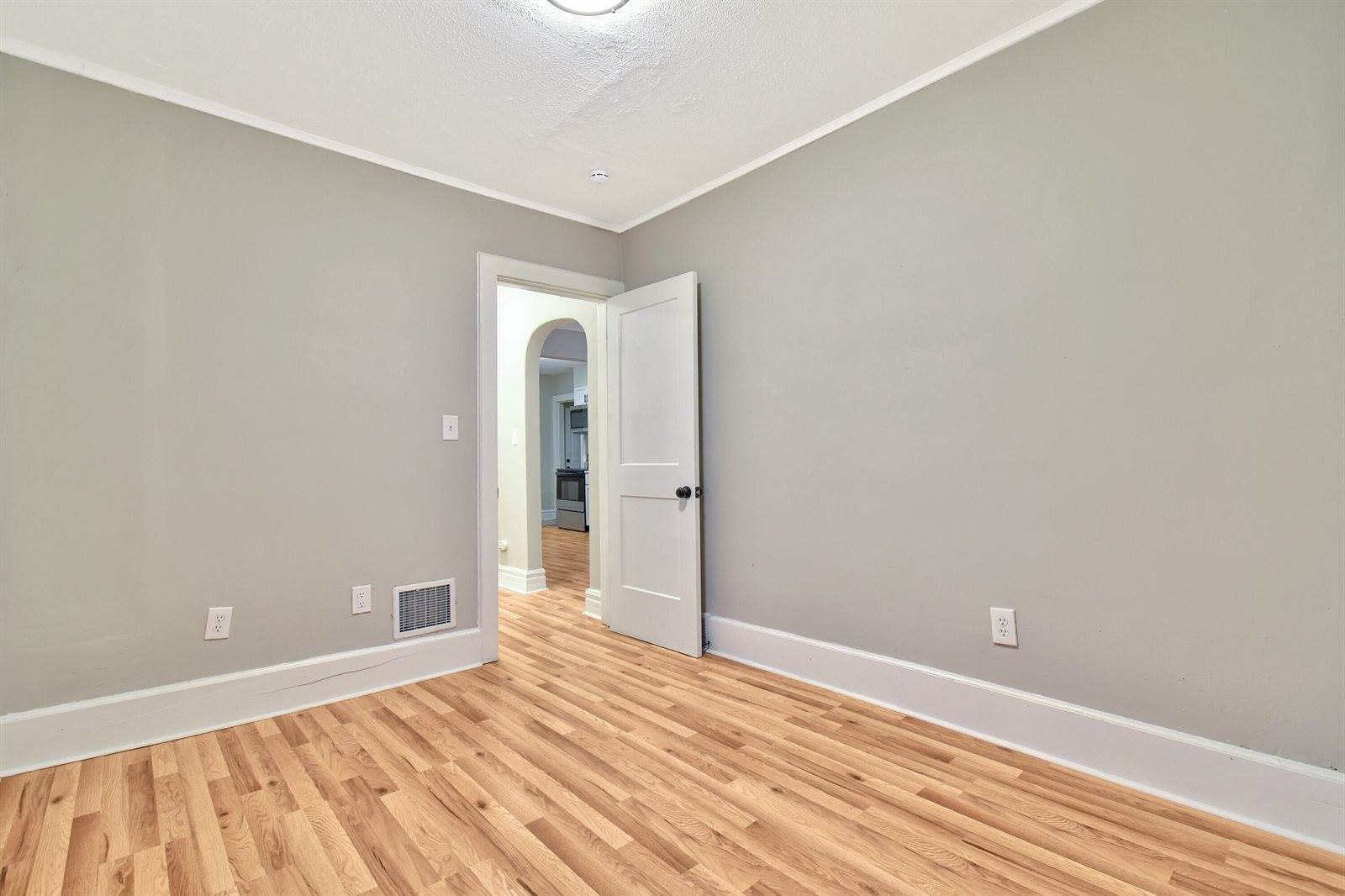 345 East Goulson Avenue, Hazel Park, MI 48030
