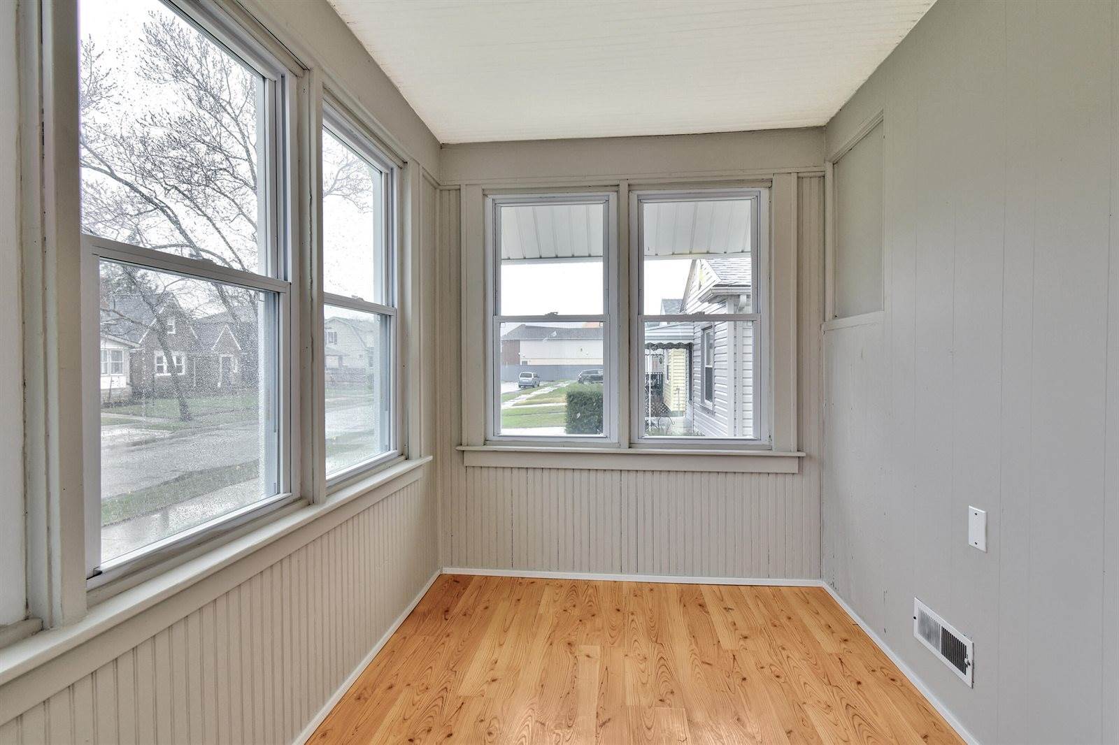 345 East Goulson Avenue, Hazel Park, MI 48030
