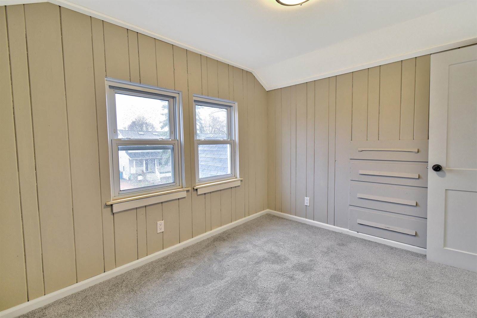 345 East Goulson Avenue, Hazel Park, MI 48030