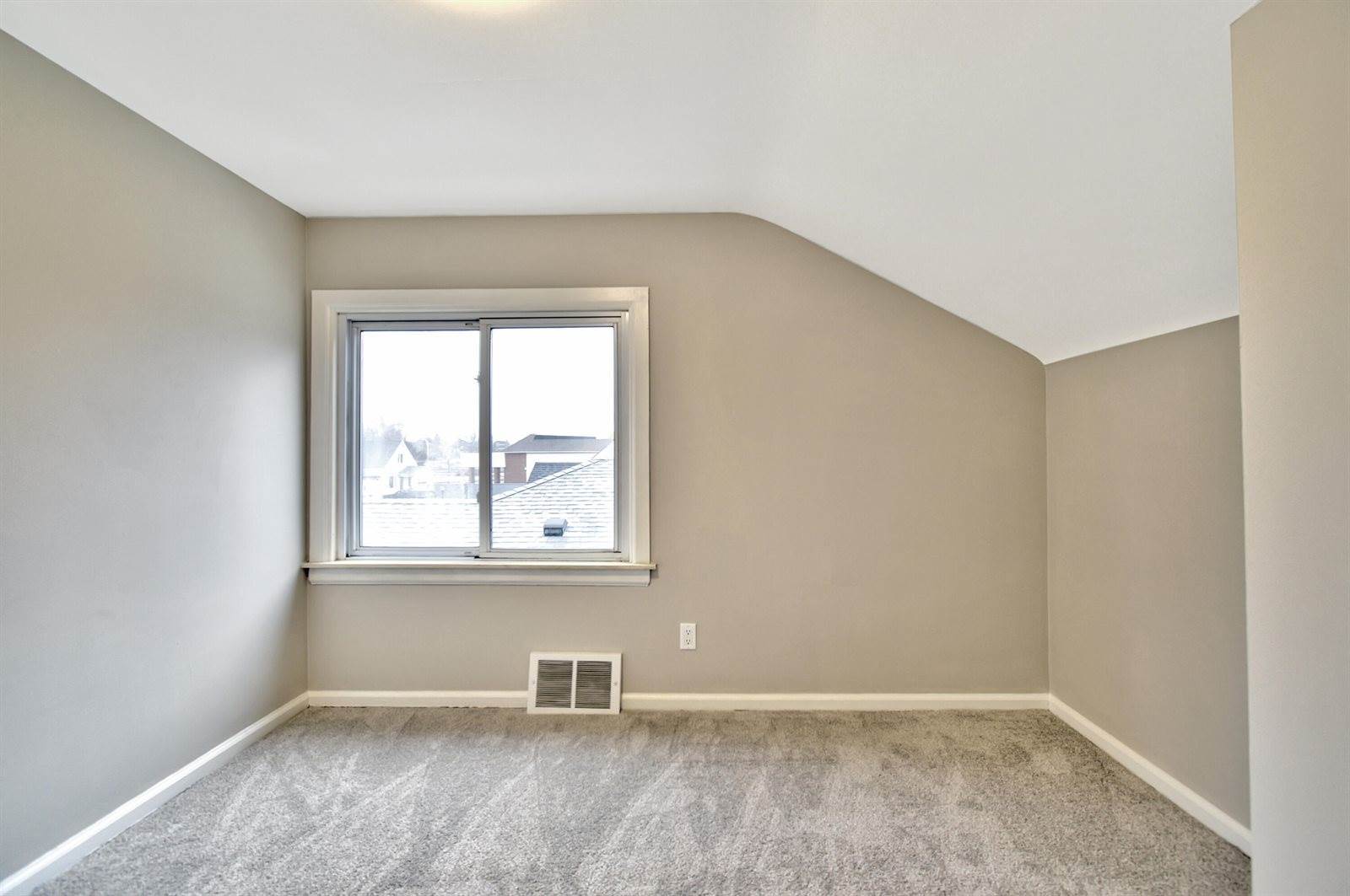 345 East Goulson Avenue, Hazel Park, MI 48030