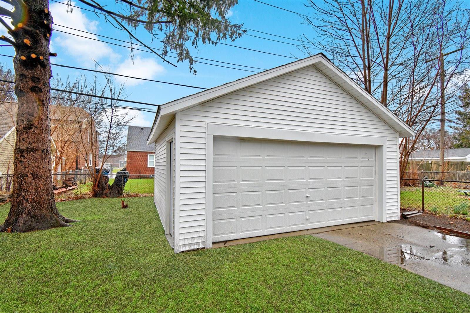 345 East Goulson Avenue, Hazel Park, MI 48030