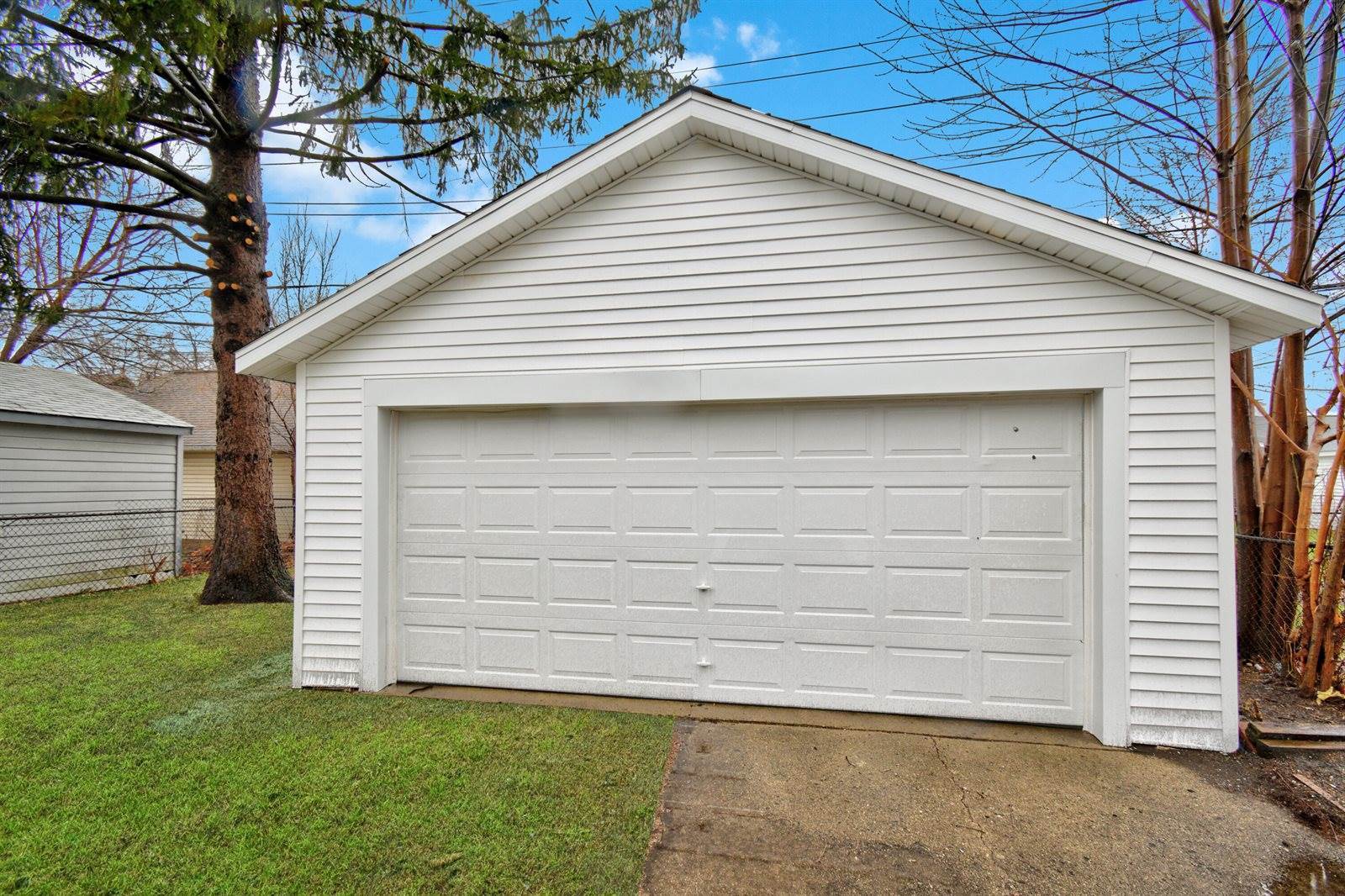 345 East Goulson Avenue, Hazel Park, MI 48030