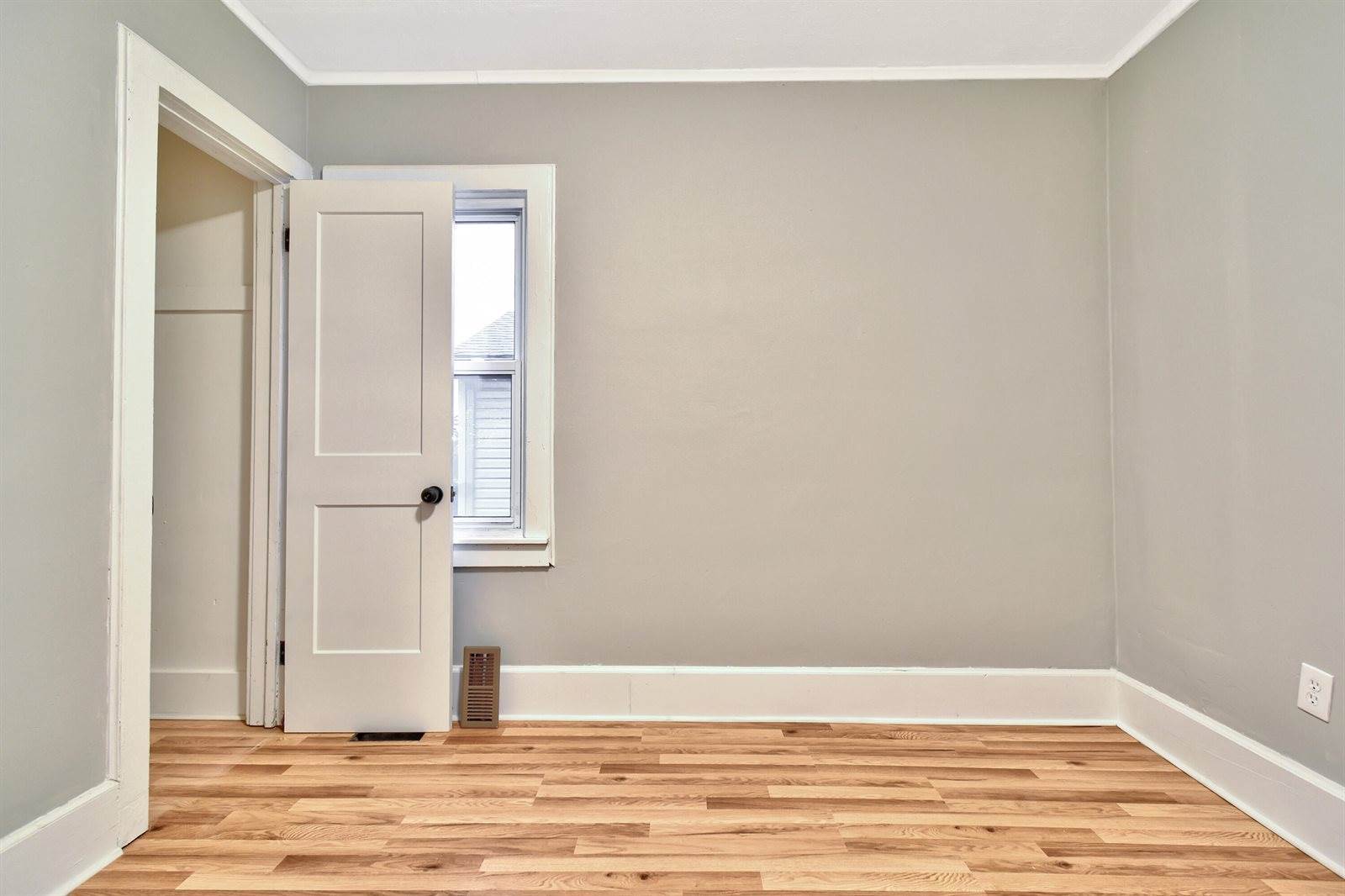 345 East Goulson Avenue, Hazel Park, MI 48030