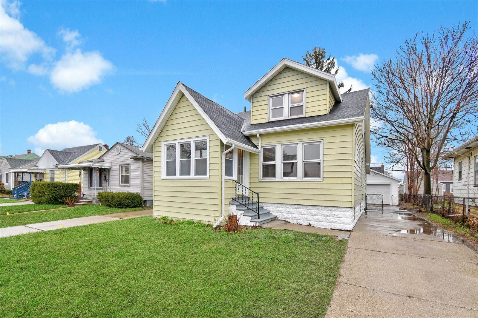 345 East Goulson Avenue, Hazel Park, MI 48030