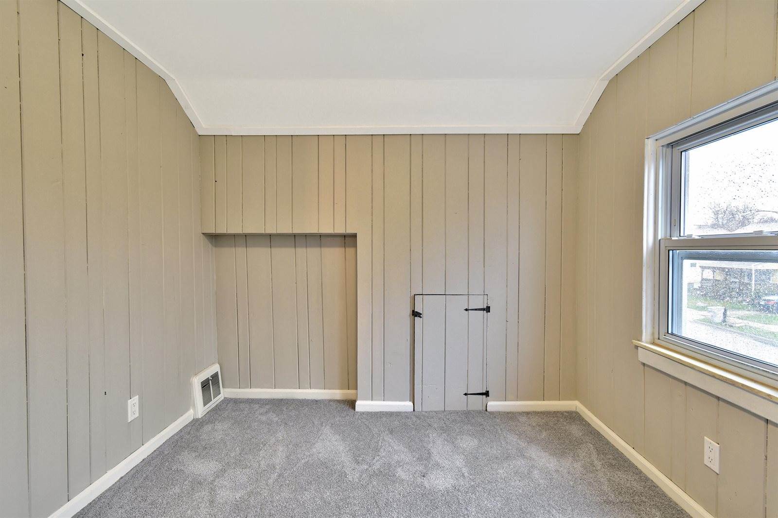 345 East Goulson Avenue, Hazel Park, MI 48030