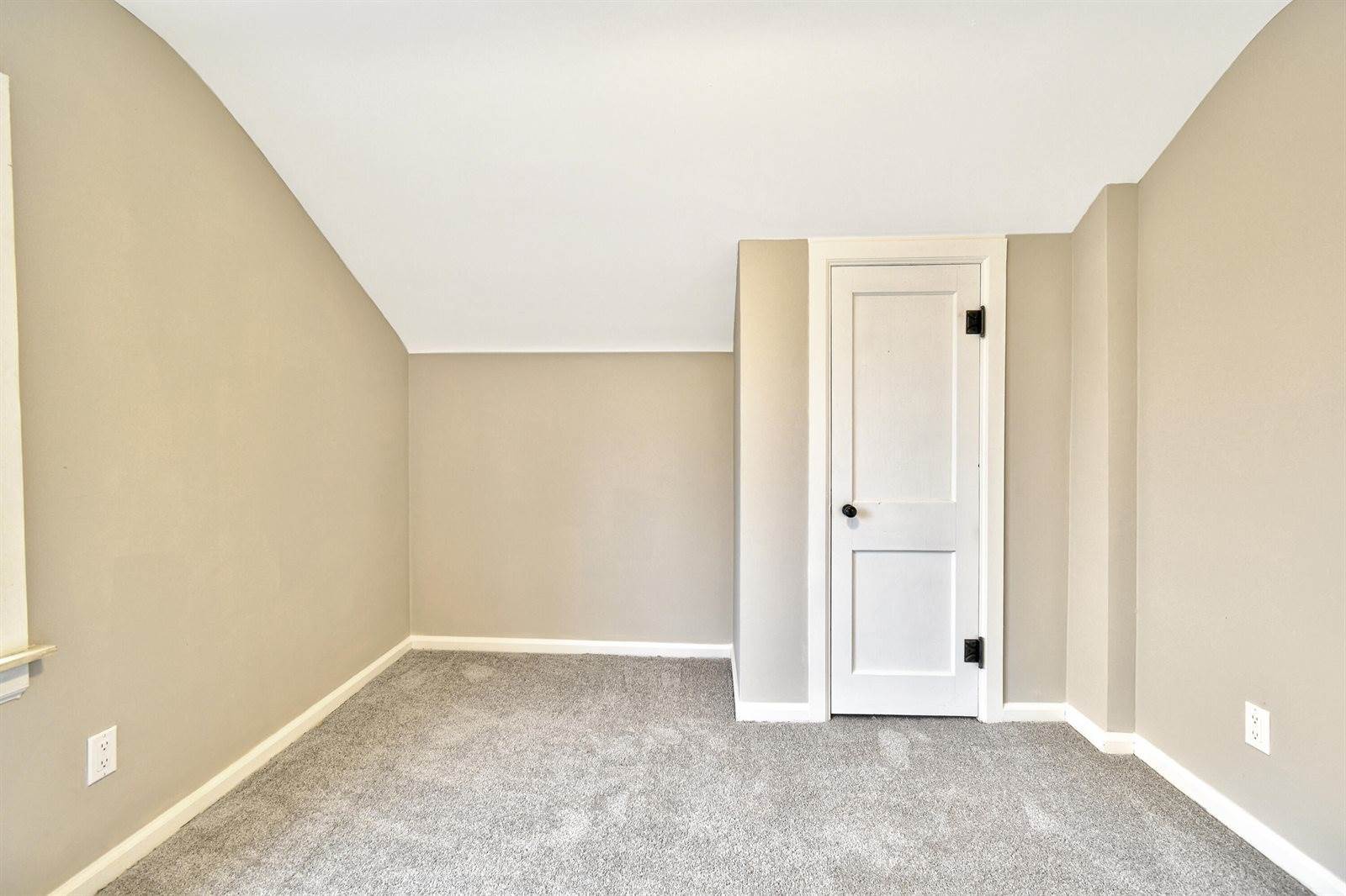 345 East Goulson Avenue, Hazel Park, MI 48030