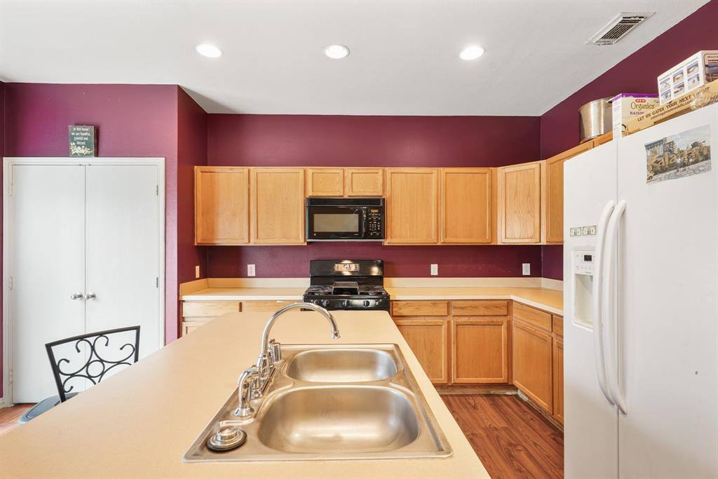 2826 Feather Green Trail, Fresno, TX 77545