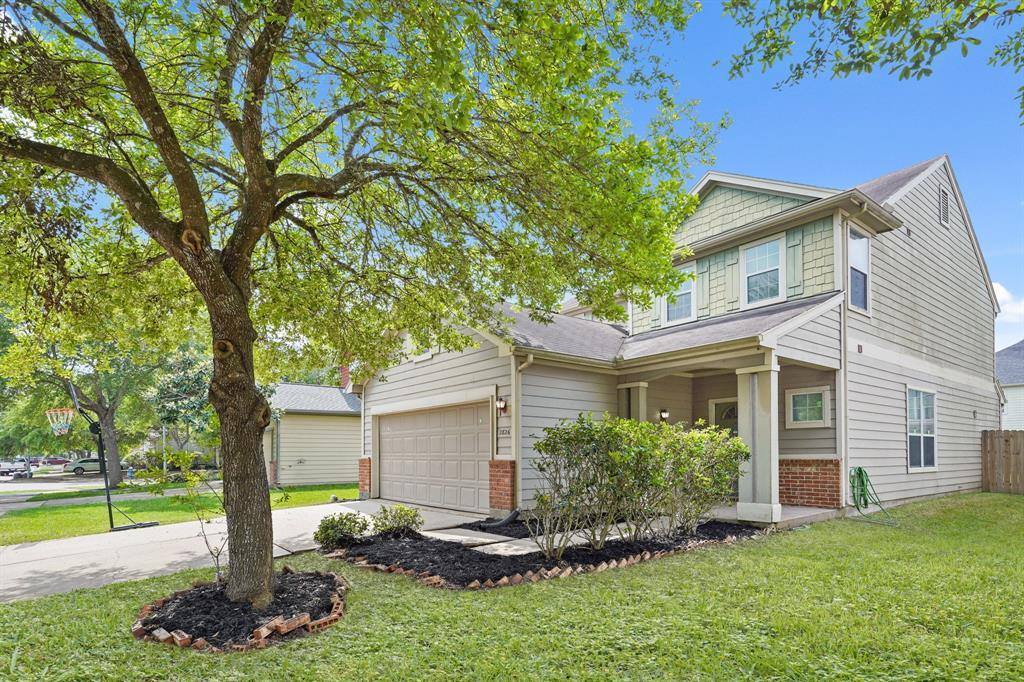 2826 Feather Green Trail, Fresno, TX 77545