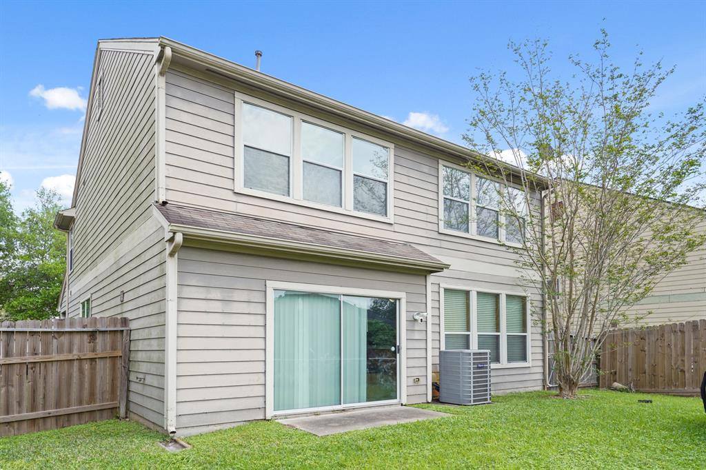2826 Feather Green Trail, Fresno, TX 77545
