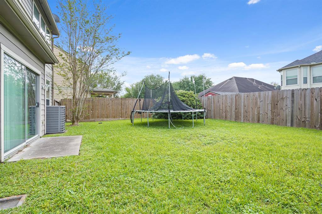 2826 Feather Green Trail, Fresno, TX 77545