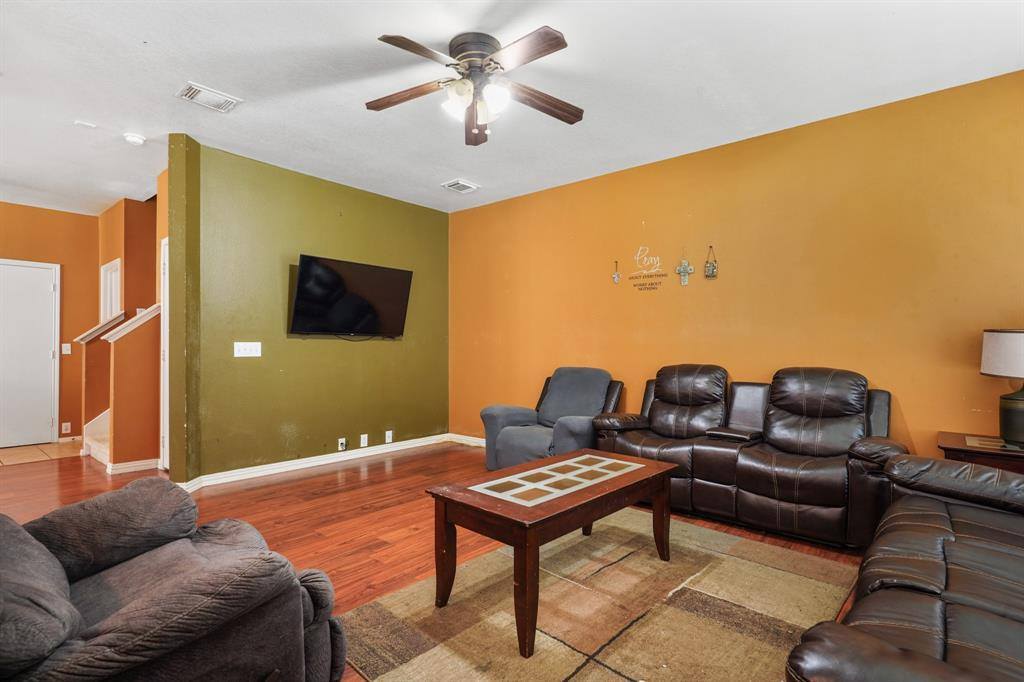 2826 Feather Green Trail, Fresno, TX 77545