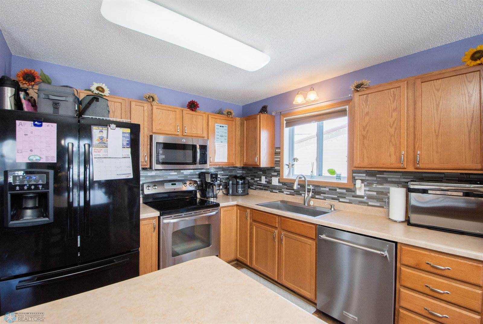 361 Maple Pointe Boulevard, Mapleton, ND 58059