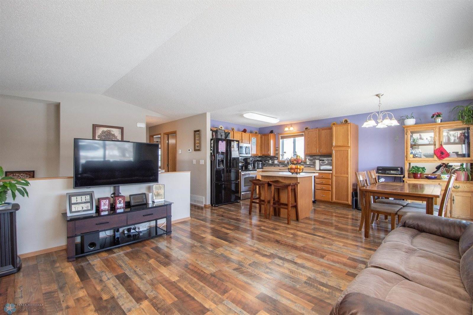 361 Maple Pointe Boulevard, Mapleton, ND 58059