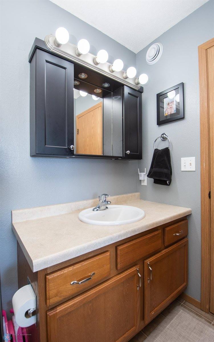 361 Maple Pointe Boulevard, Mapleton, ND 58059