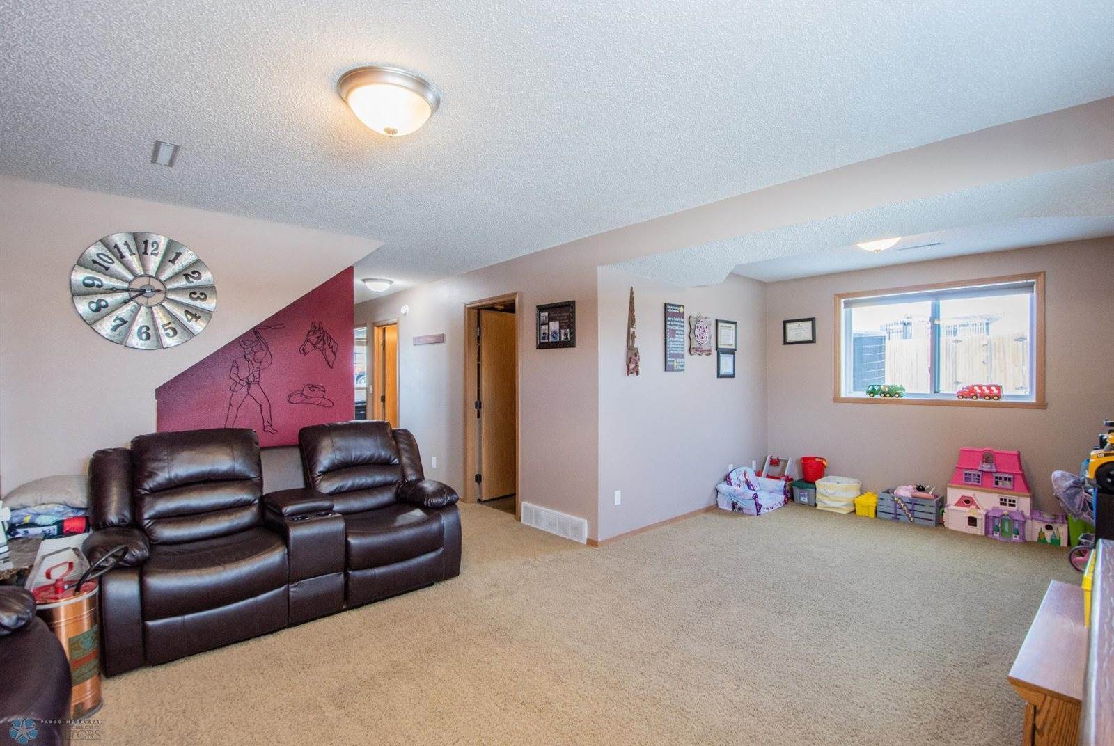 361 Maple Pointe Boulevard, Mapleton, ND 58059