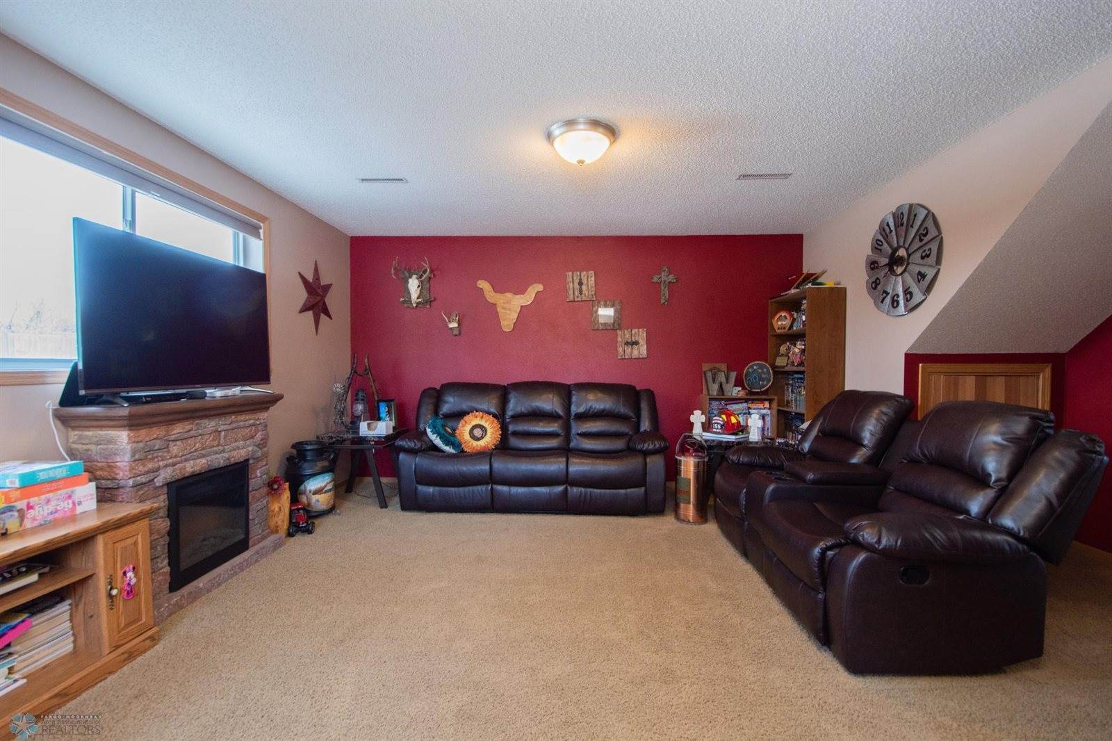 361 Maple Pointe Boulevard, Mapleton, ND 58059