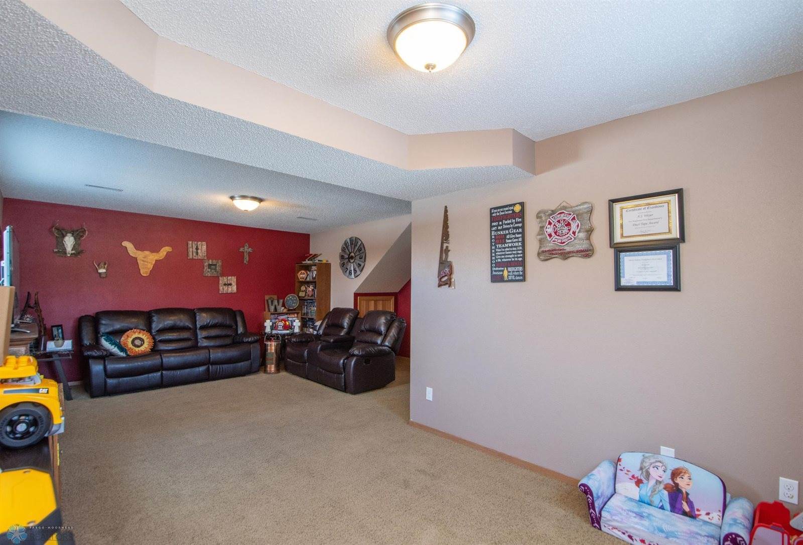 361 Maple Pointe Boulevard, Mapleton, ND 58059