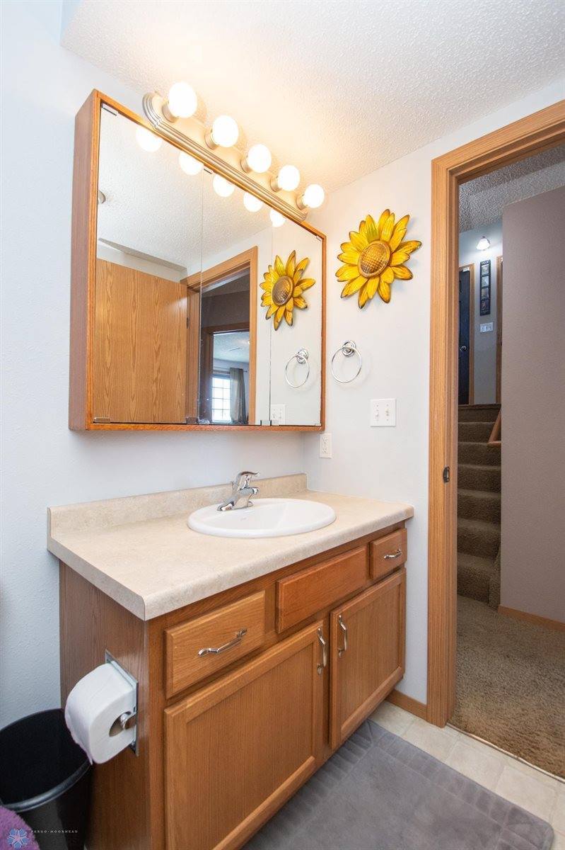 361 Maple Pointe Boulevard, Mapleton, ND 58059