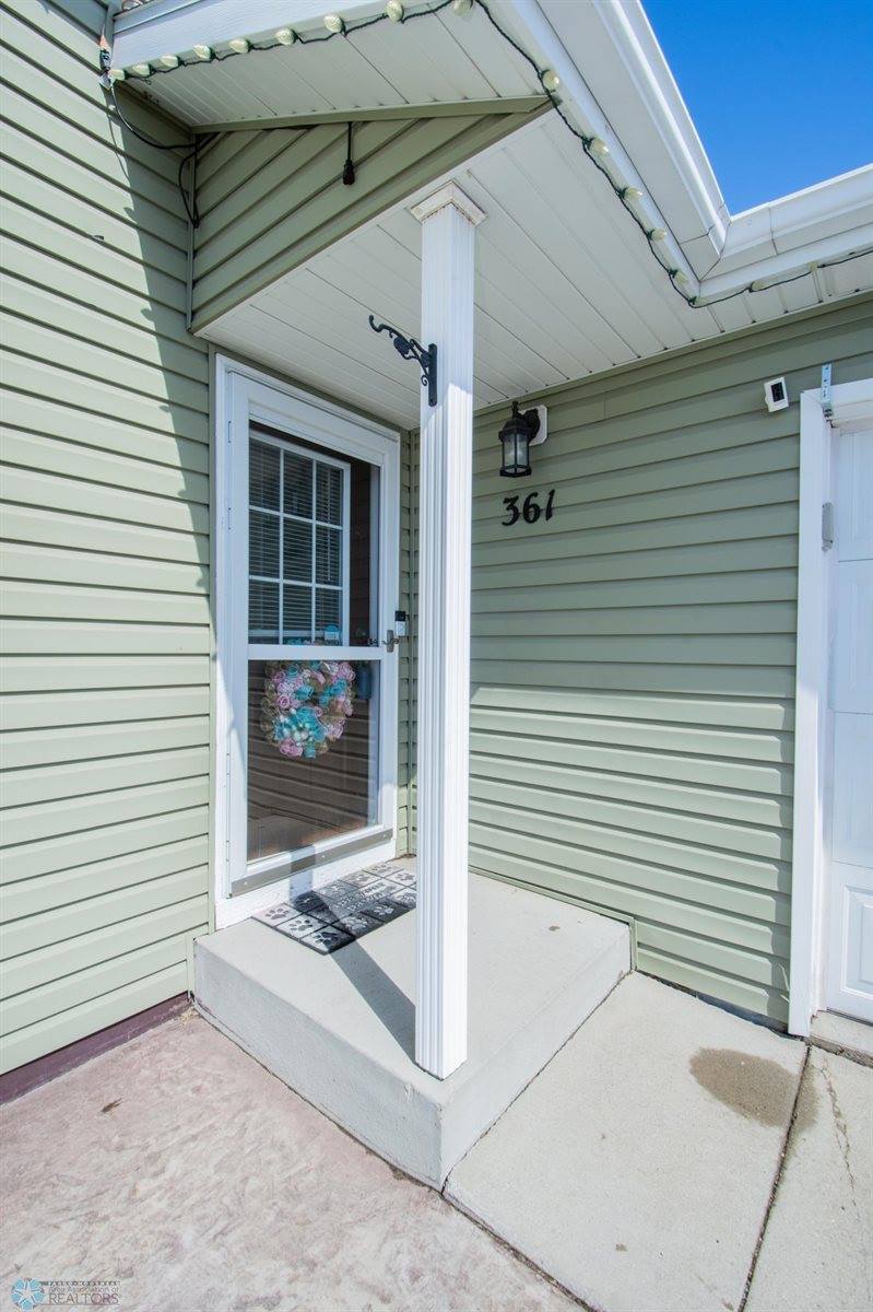 361 Maple Pointe Boulevard, Mapleton, ND 58059
