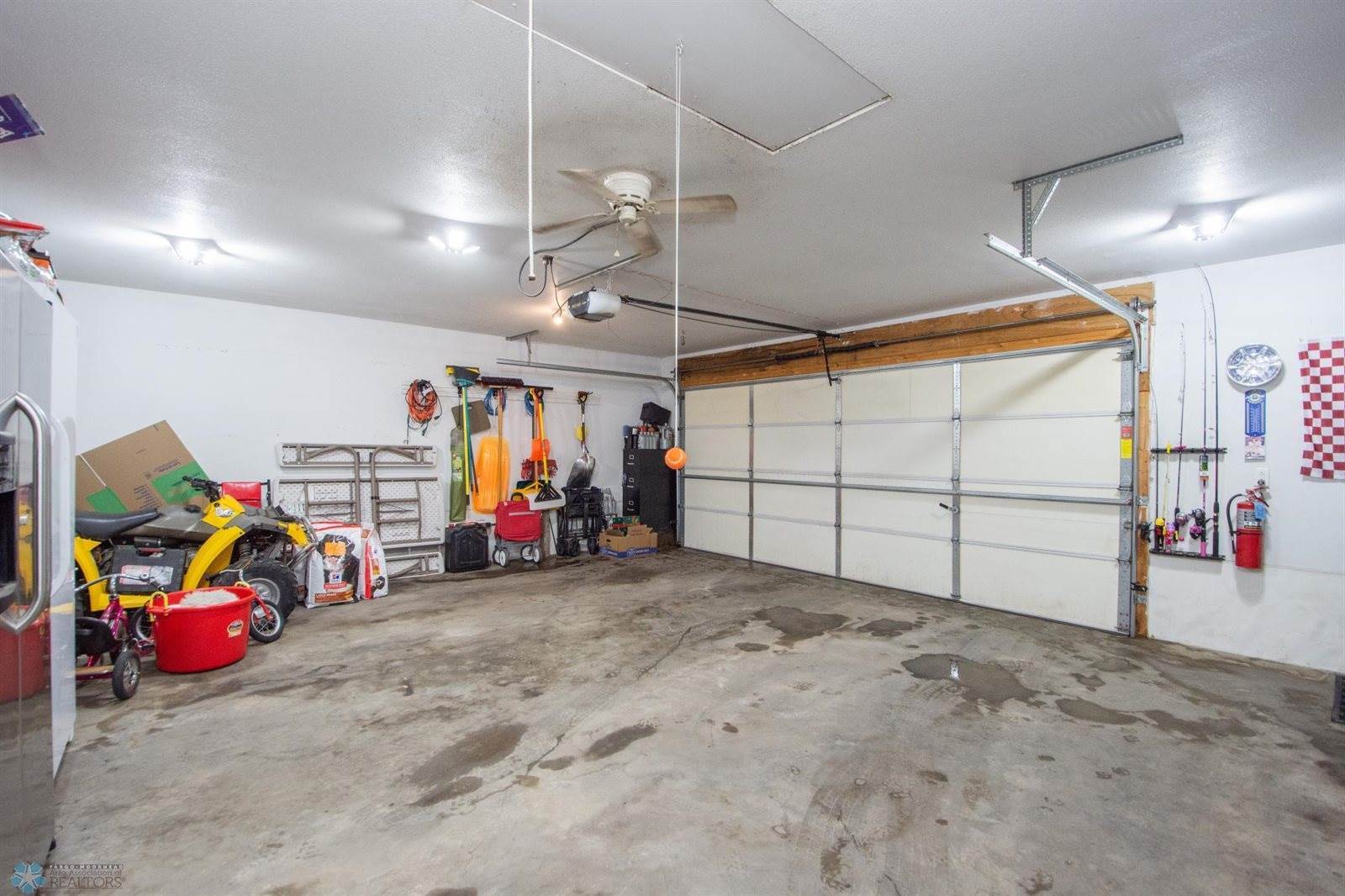 361 Maple Pointe Boulevard, Mapleton, ND 58059