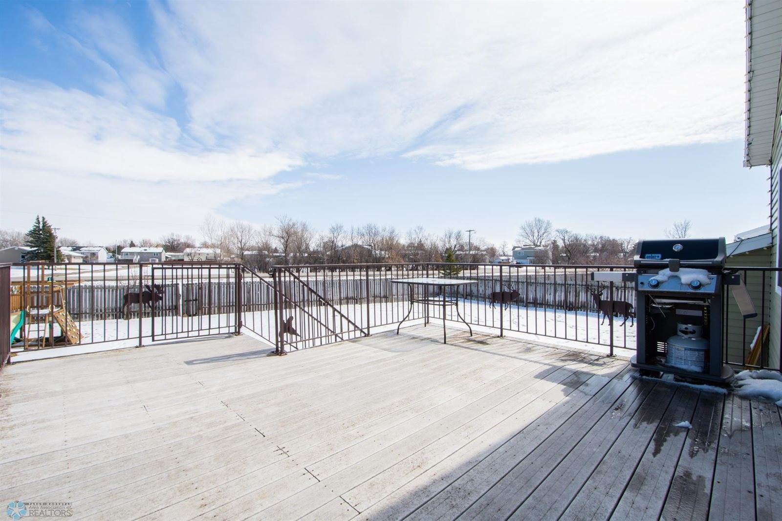 361 Maple Pointe Boulevard, Mapleton, ND 58059