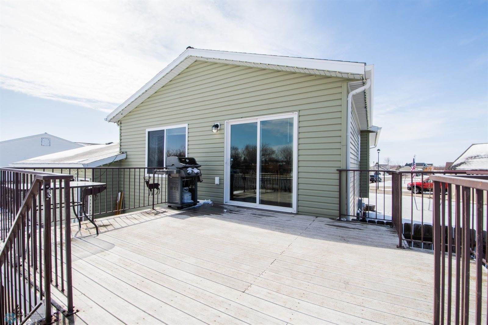 361 Maple Pointe Boulevard, Mapleton, ND 58059