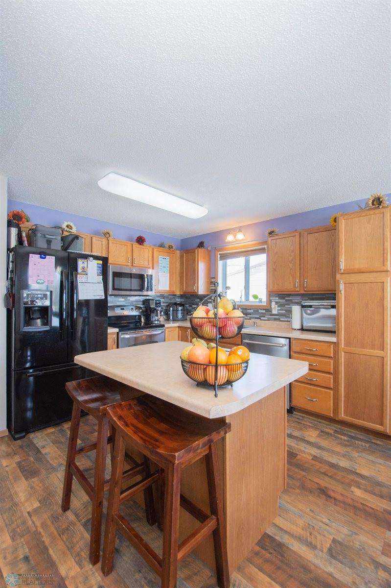 361 Maple Pointe Boulevard, Mapleton, ND 58059