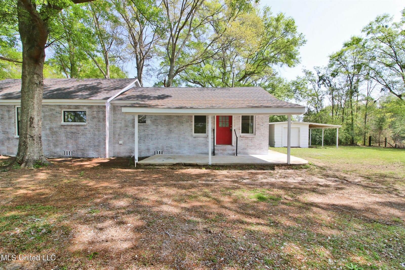 130 Ernest Nichelson Road, Lucedale, MS 39452