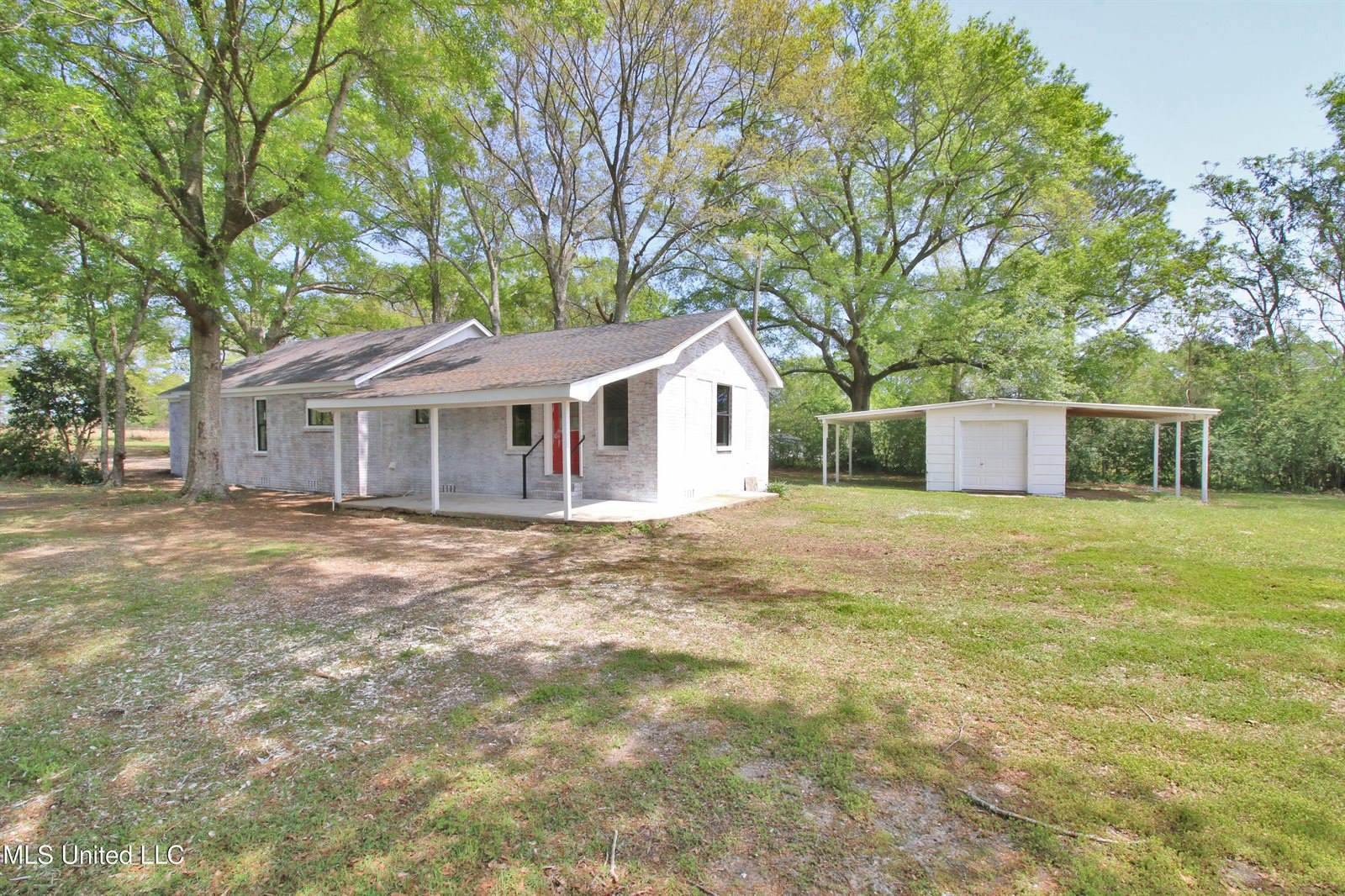 130 Ernest Nichelson Road, Lucedale, MS 39452