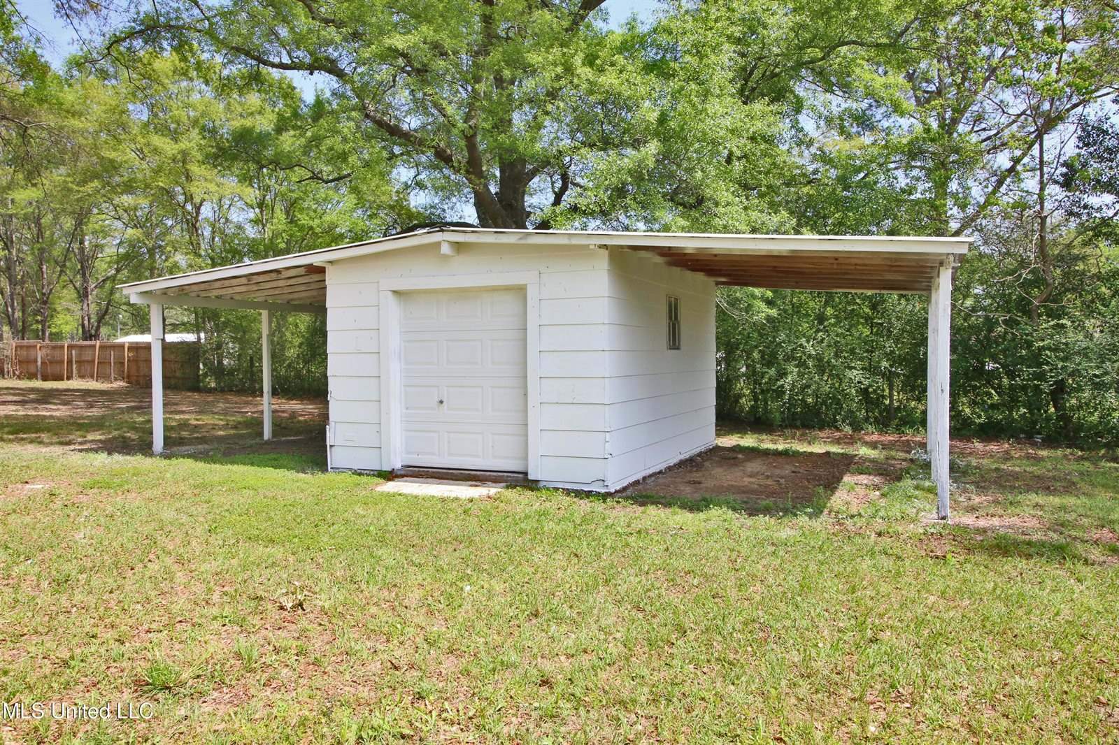 130 Ernest Nichelson Road, Lucedale, MS 39452