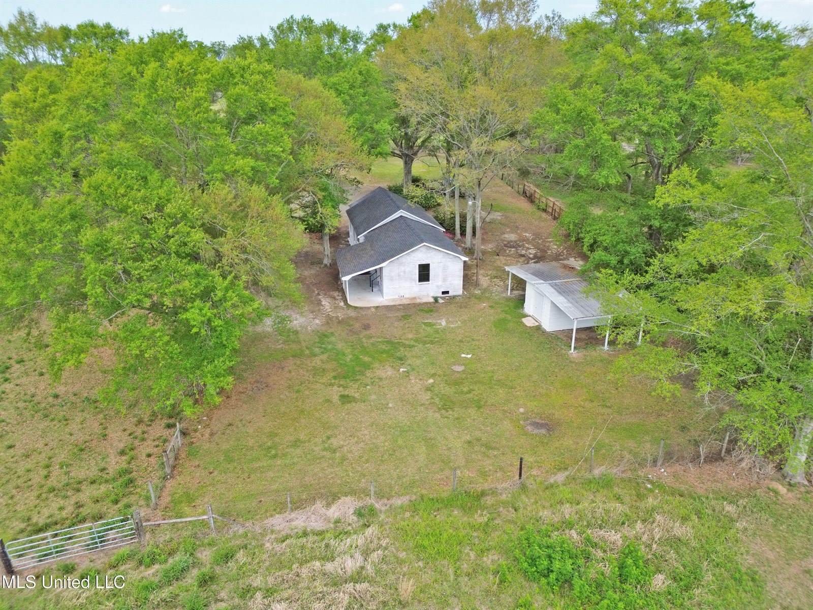 130 Ernest Nichelson Road, Lucedale, MS 39452
