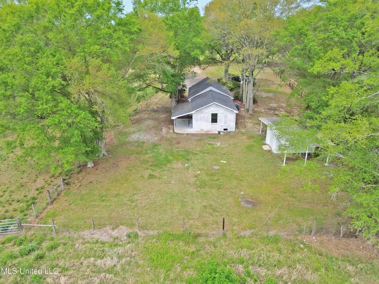 130 Ernest Nichelson Road, Lucedale, MS 39452