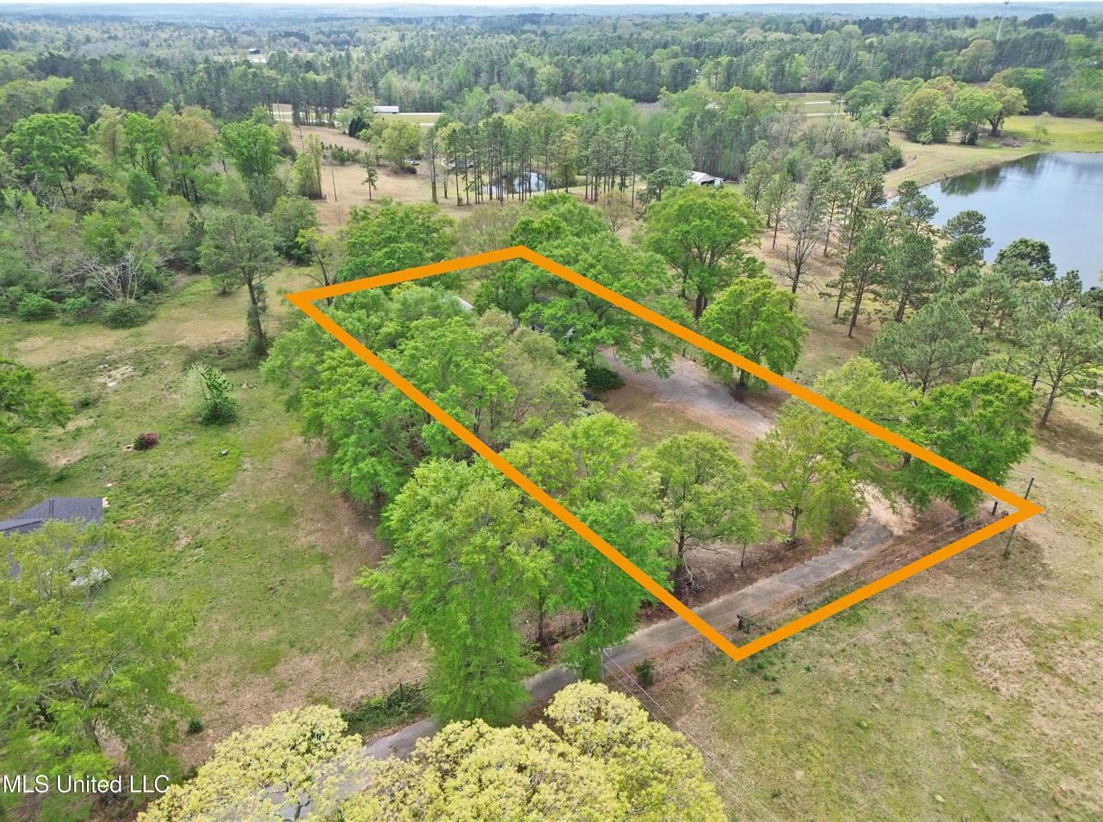 130 Ernest Nichelson Road, Lucedale, MS 39452