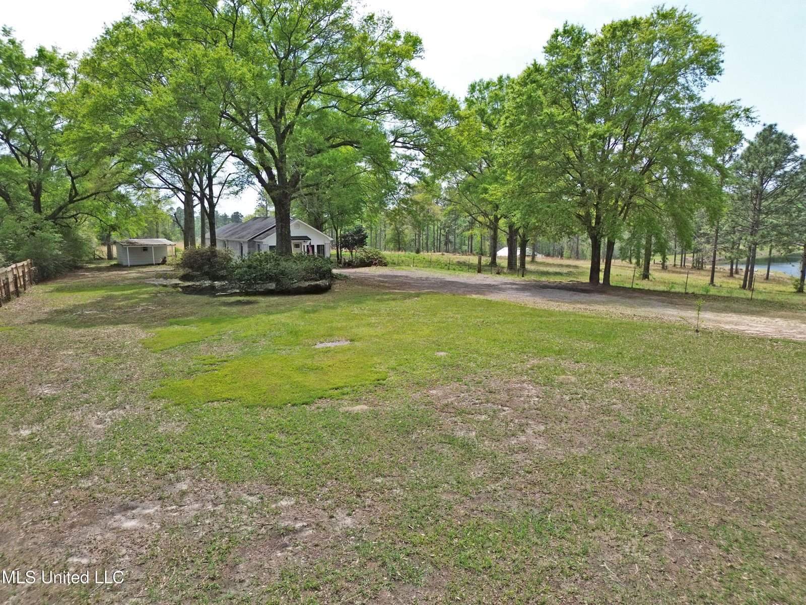 130 Ernest Nichelson Road, Lucedale, MS 39452