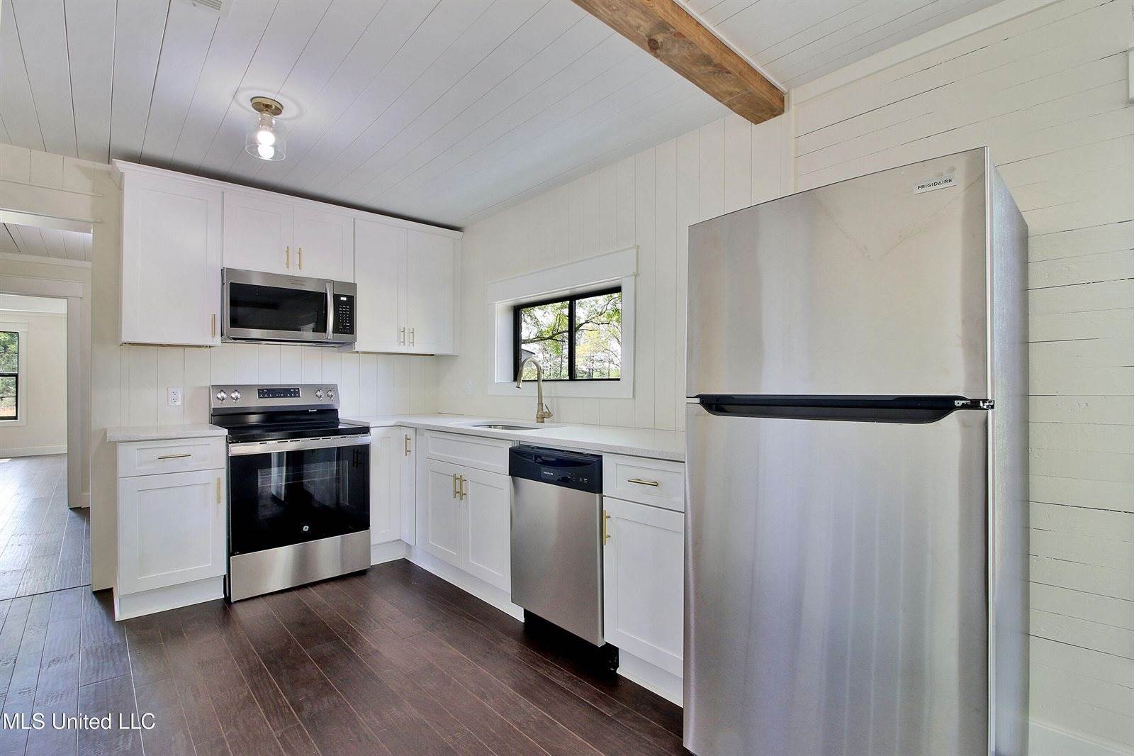 130 Ernest Nichelson Road, Lucedale, MS 39452