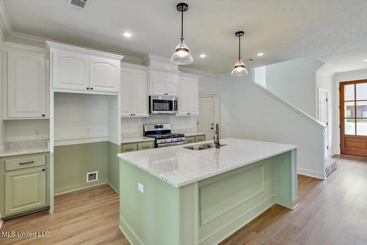 125 Ashley Park Drive, Byram, MS 39272