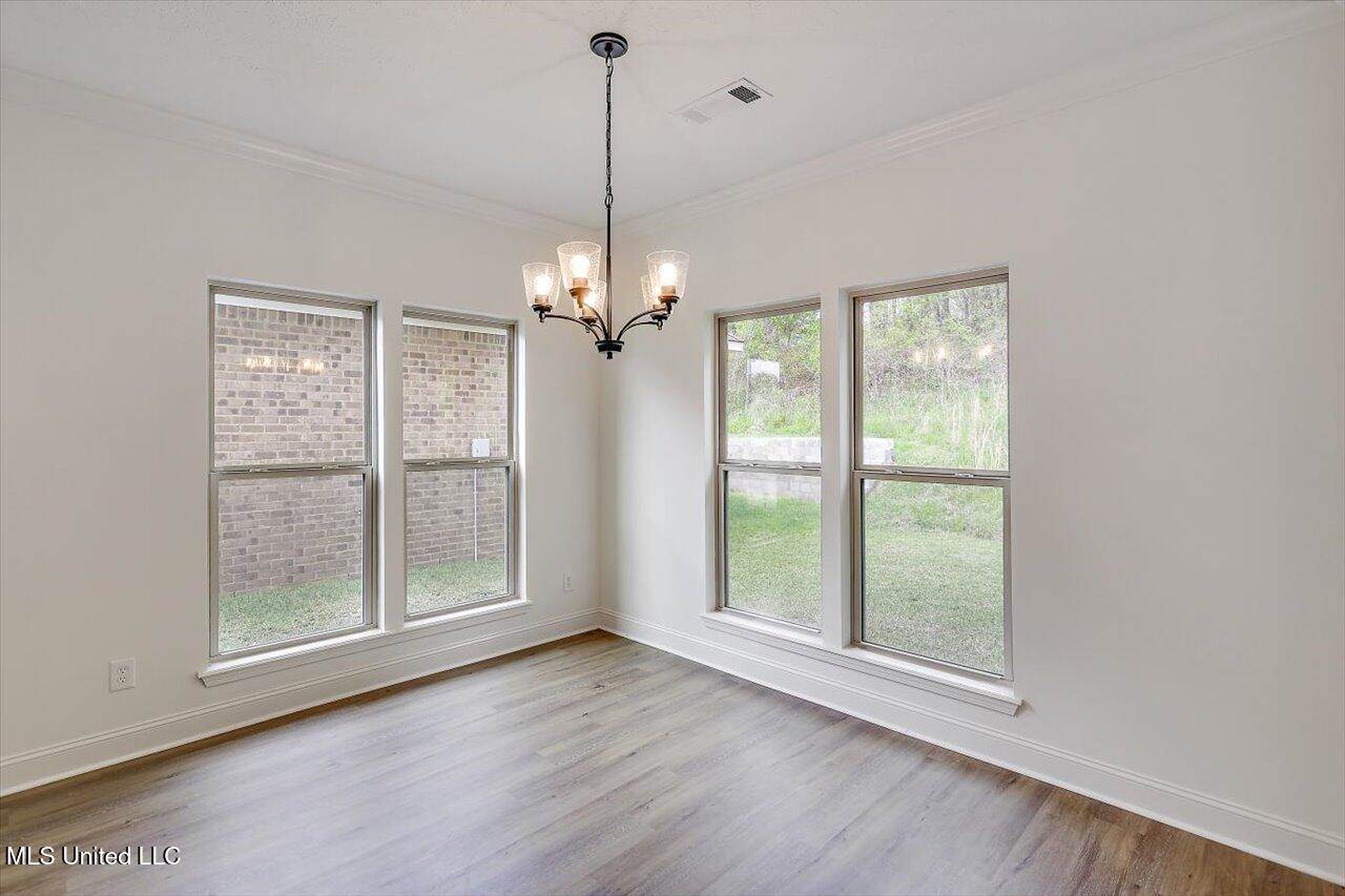 125 Ashley Park Drive, Byram, MS 39272