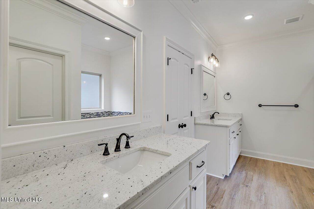 125 Ashley Park Drive, Byram, MS 39272