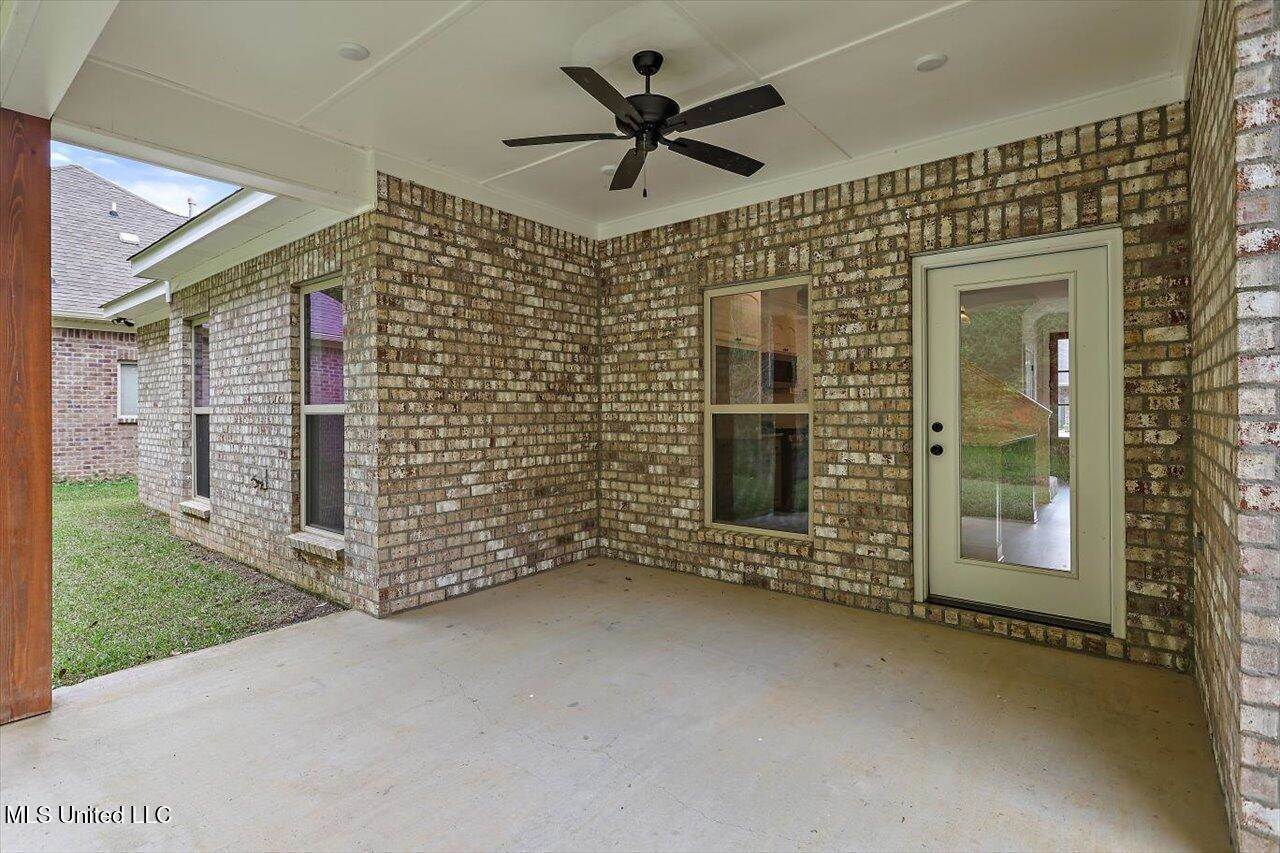 125 Ashley Park Drive, Byram, MS 39272
