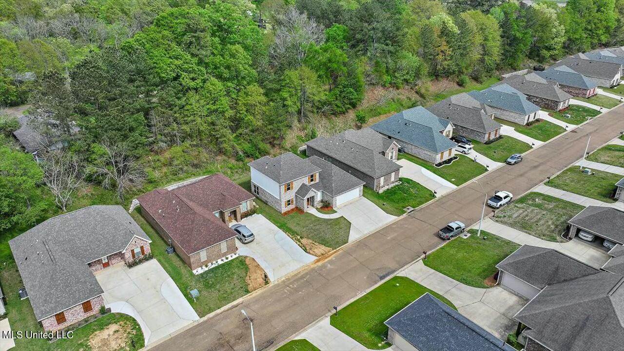 125 Ashley Park Drive, Byram, MS 39272