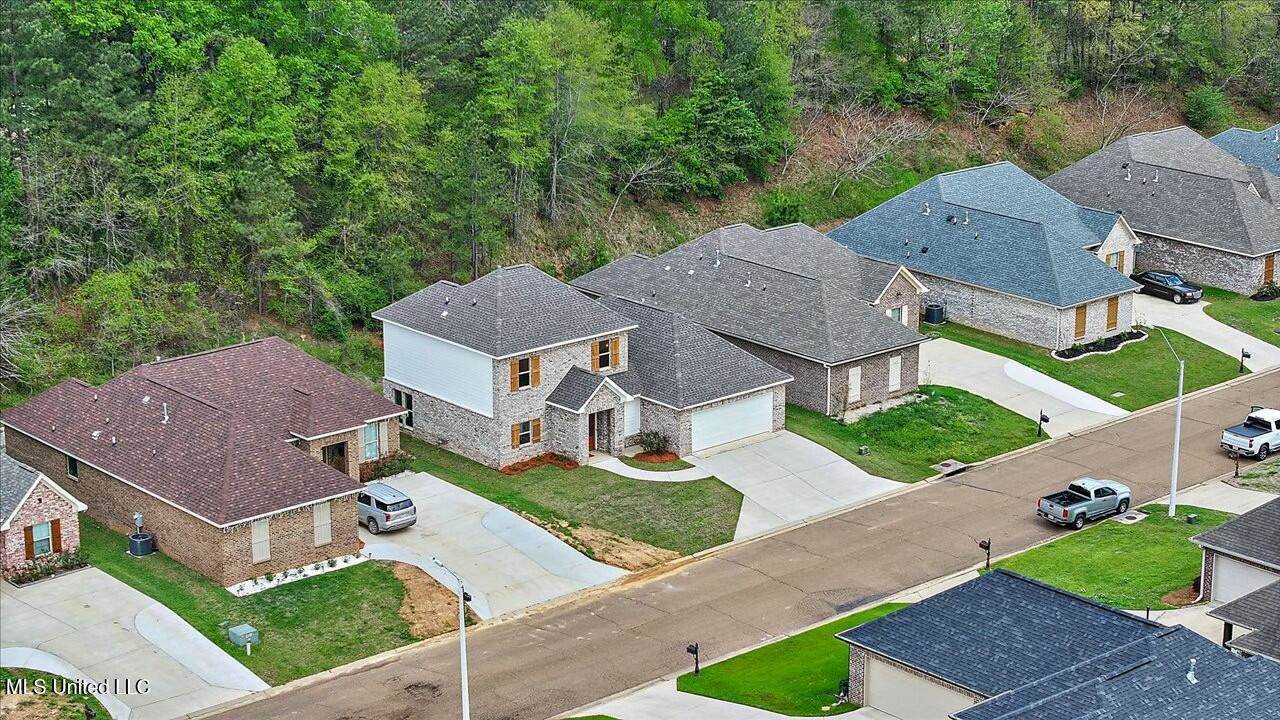 125 Ashley Park Drive, Byram, MS 39272