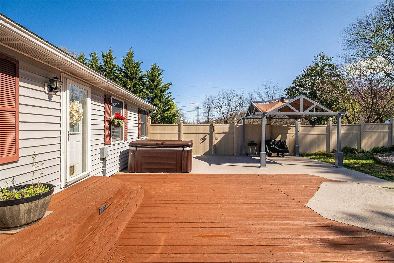 1023 Greendale Rd, Harrisonburg, VA 22801